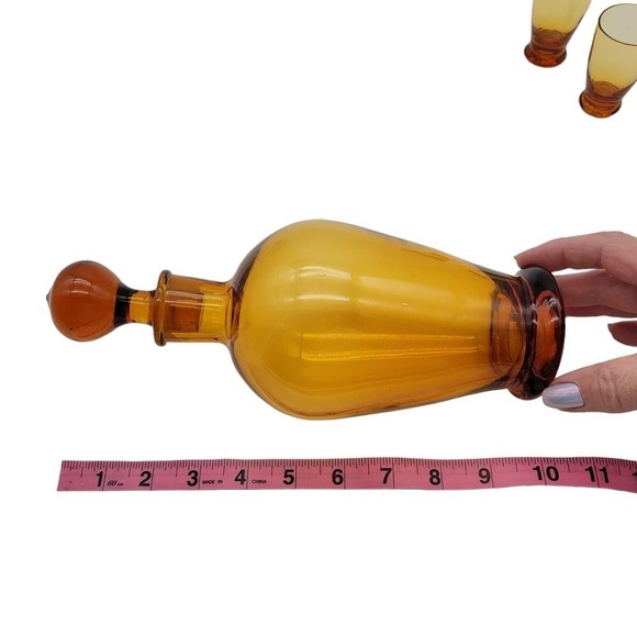 Vintage MCM Amber Glass Decanter with 2 Shot Glasses - Picture 6 of 12